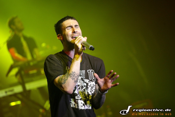 "hands all over" - Fotos: Maroon 5 live in Offenbach am Main 
