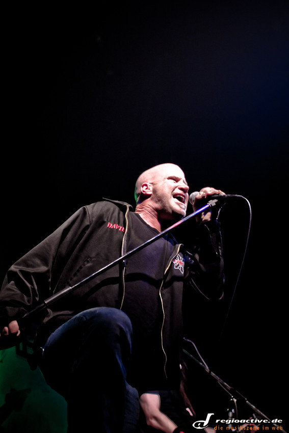 Heathen (live im Longhorn, Stuttgart, 2011)